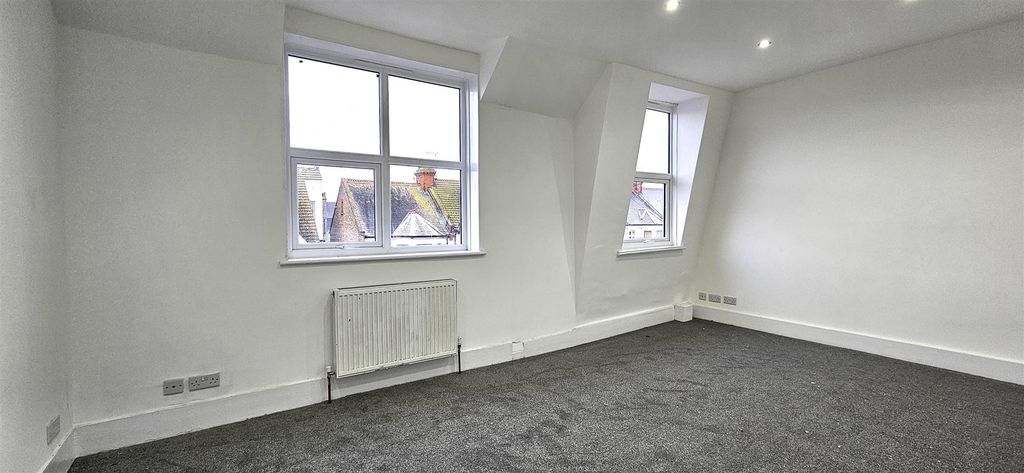 Property photo 3 of 11 19.Jpg