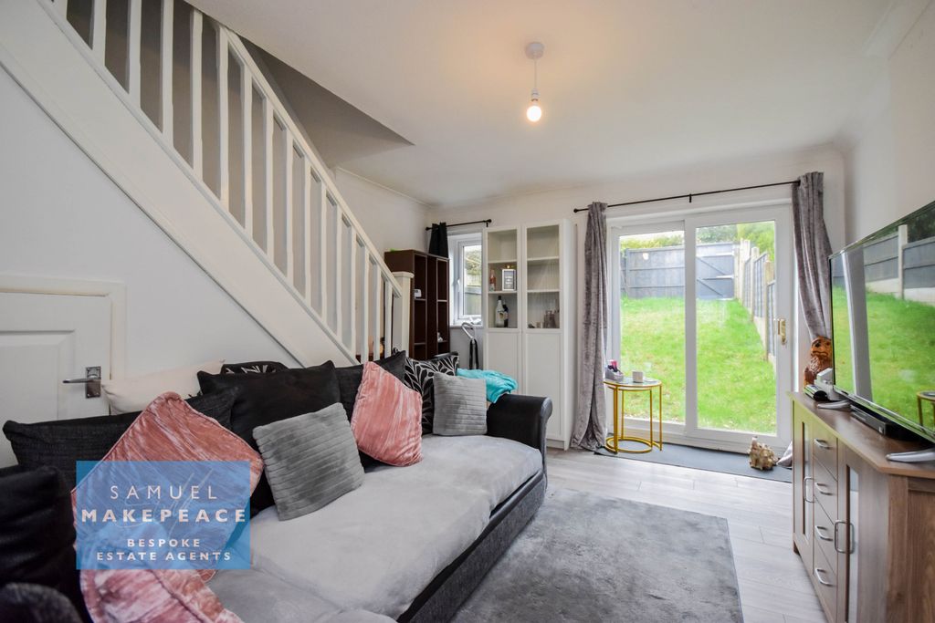 Property photo 3 of 17 Gallery