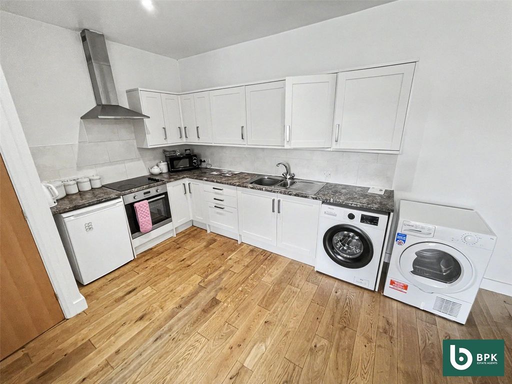 Property photo 3 of 9 Picture No. 12