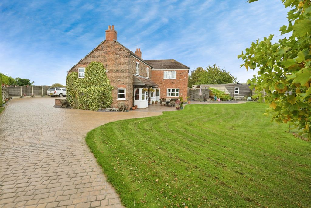 Property photo 3 of 34