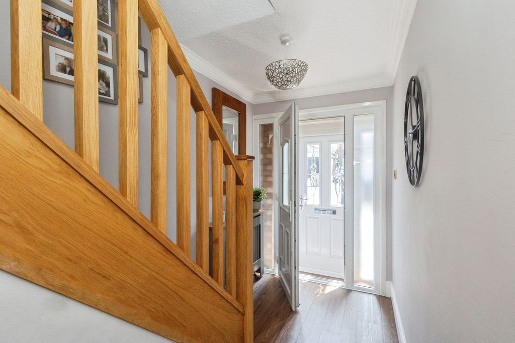 Property photo 2 of 27 Pbox-Img.Jpg