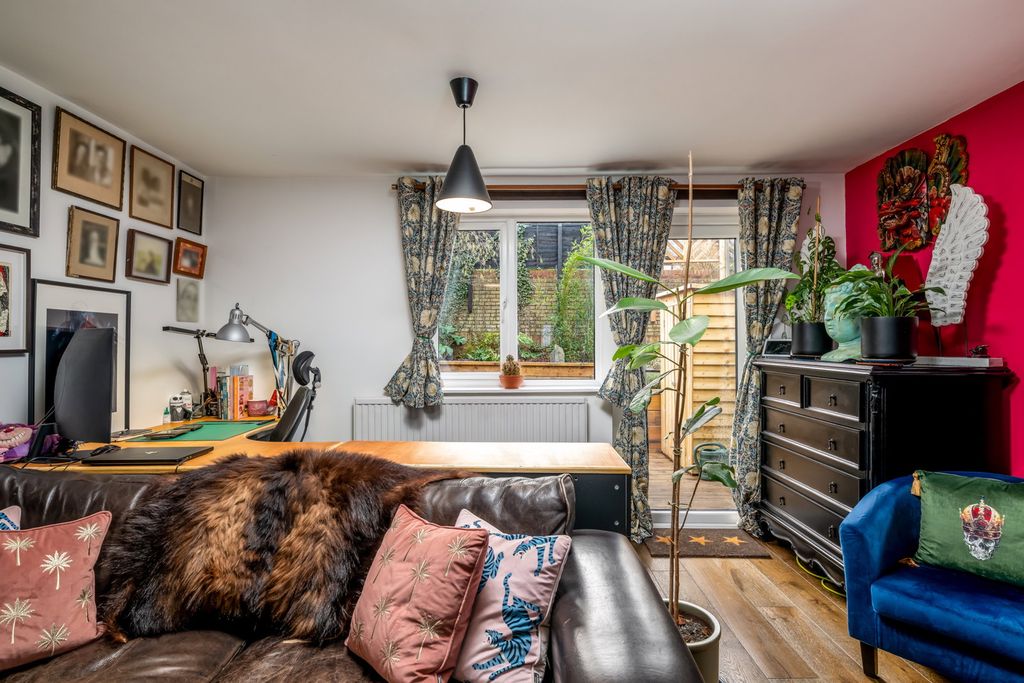 Property photo 3 of 19