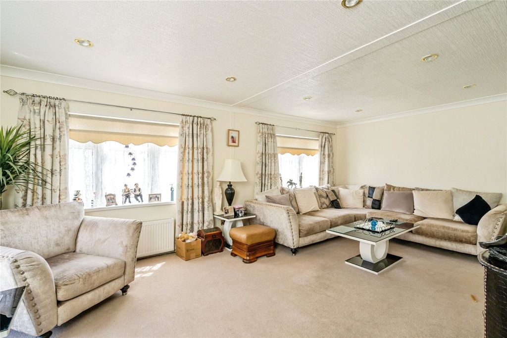 Property photo 2 of 15 Picture No. 13