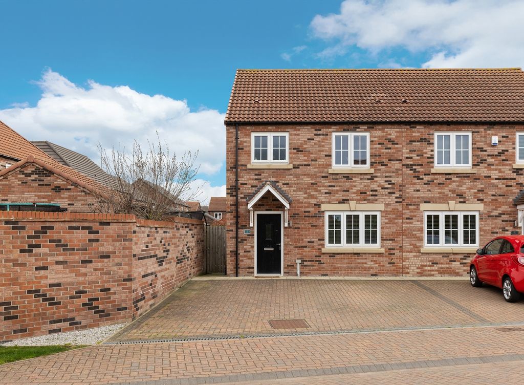 Property photo 1 of 14 Front Exterior