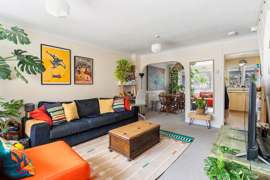 Property photo 2 of 11