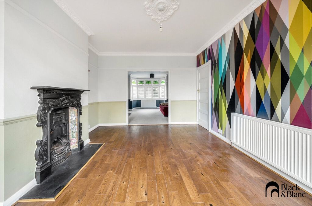 Property photo 3 of 17 Dining Room