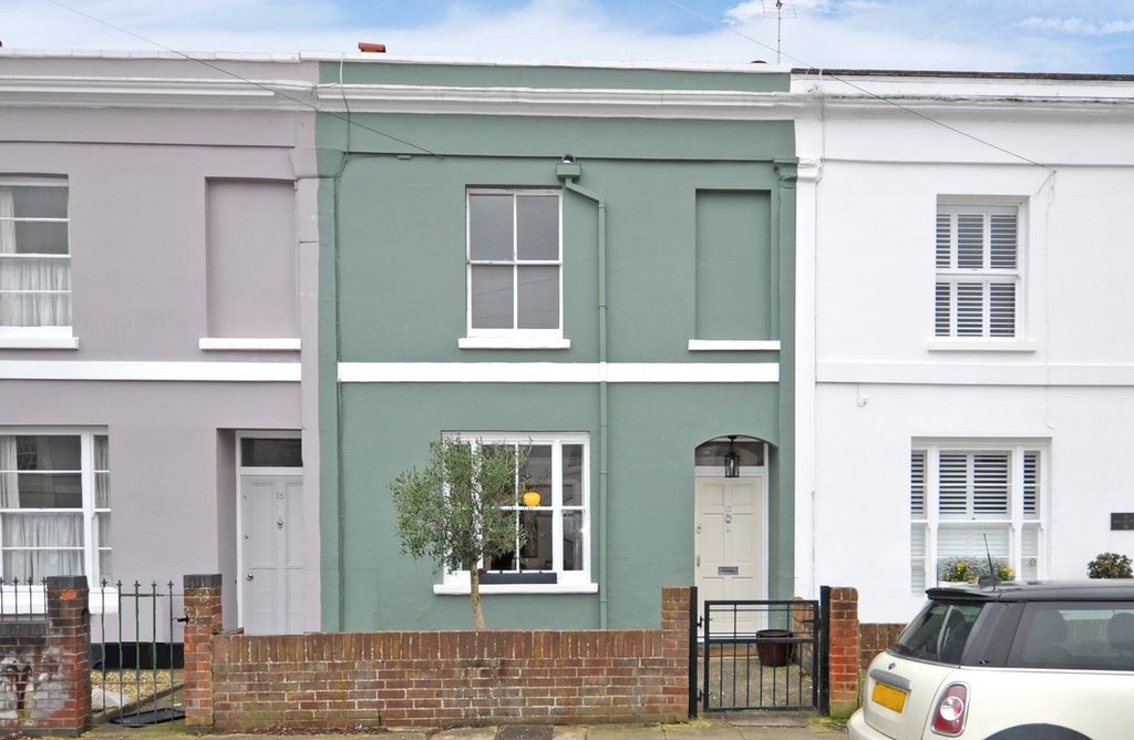 Property photo 1 of 17