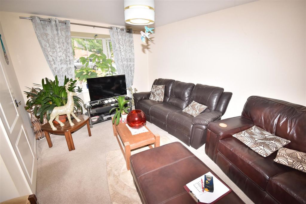 Property photo 2 of 12 Living Room