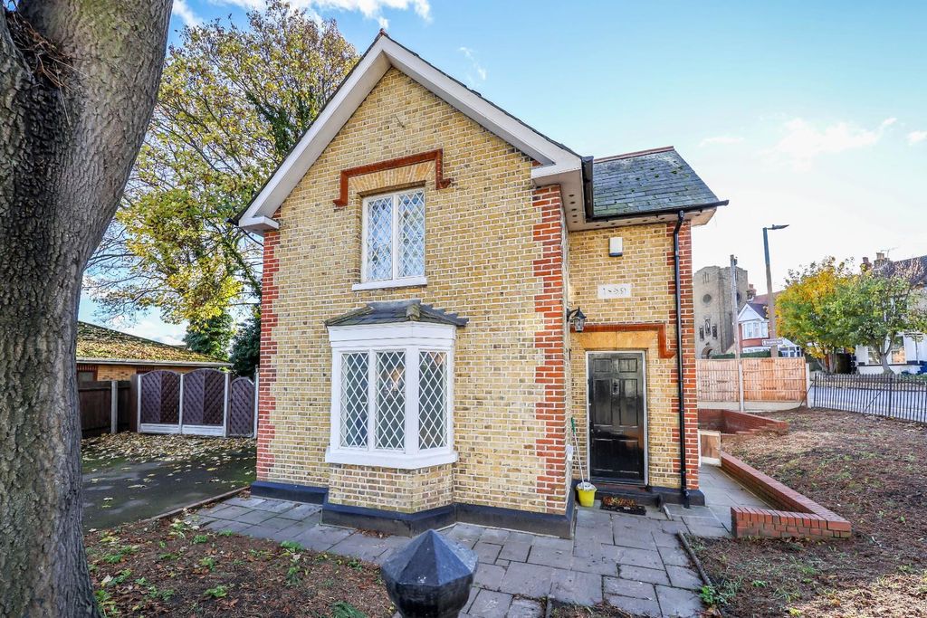 Property photo 1 of 17