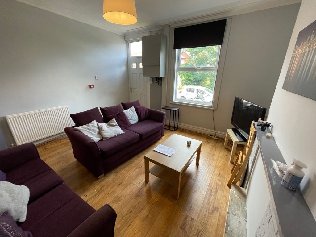 Property photo 2 of 16 Picture No. 05