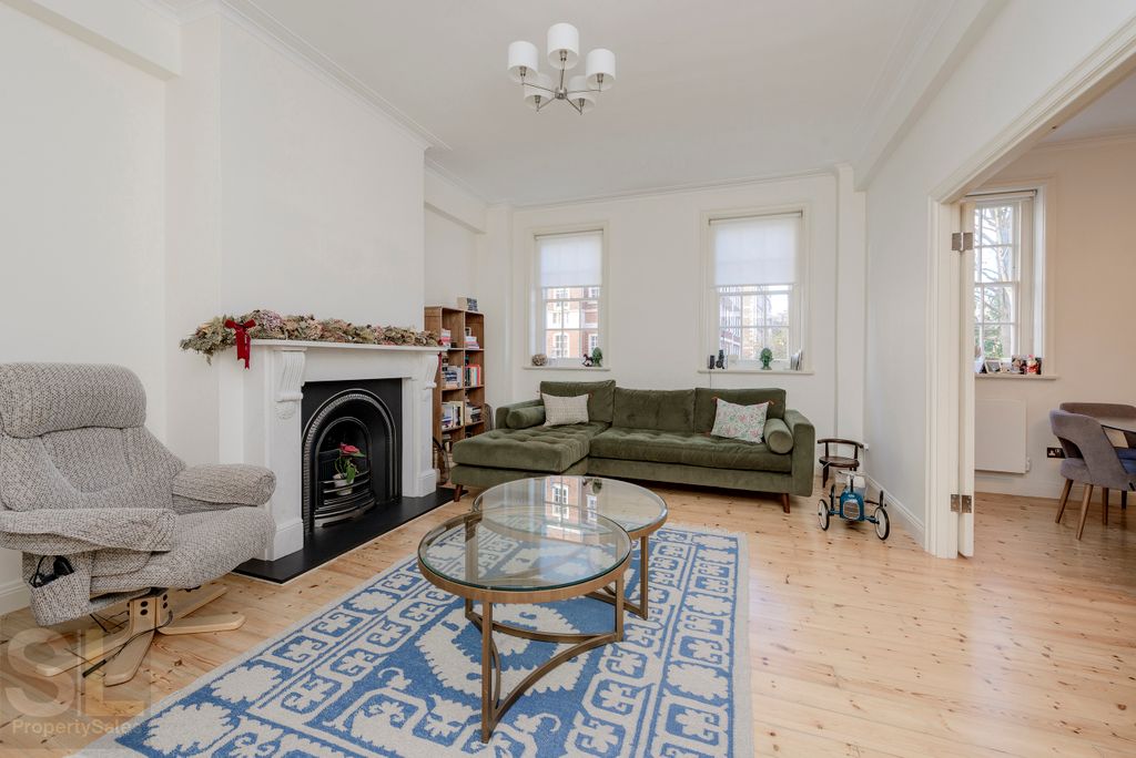 Property photo 2 of 9 21 Duchess Of Bedford Hse-4255