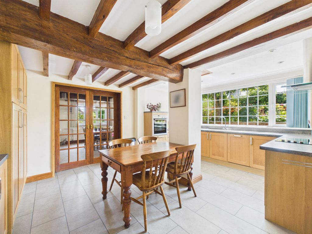 Property photo 3 of 37 Breakfast Kitchen