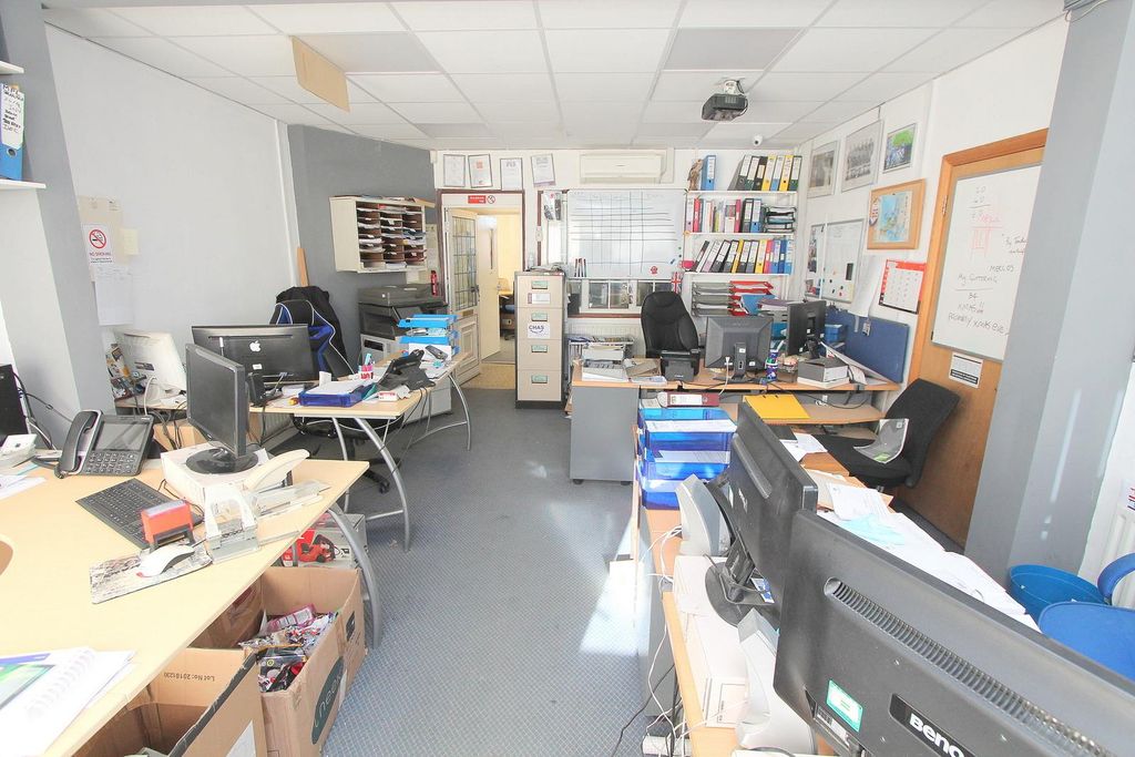 Property photo 3 of 21 Office C.Jpg