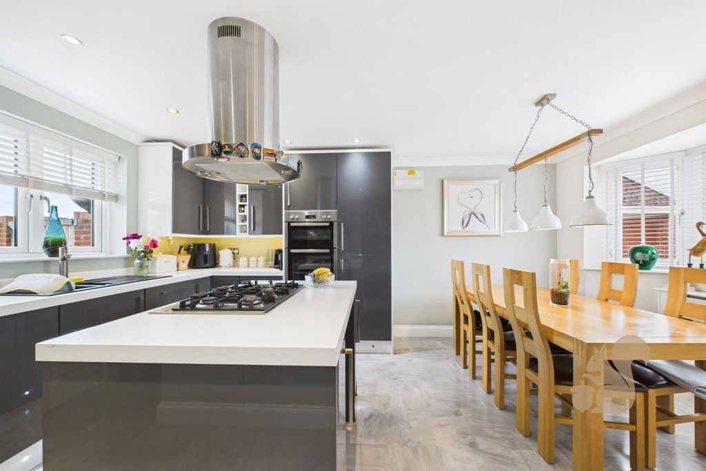 Property photo 2 of 27 Cam05565G0-Pr0024-Still006.Jpg