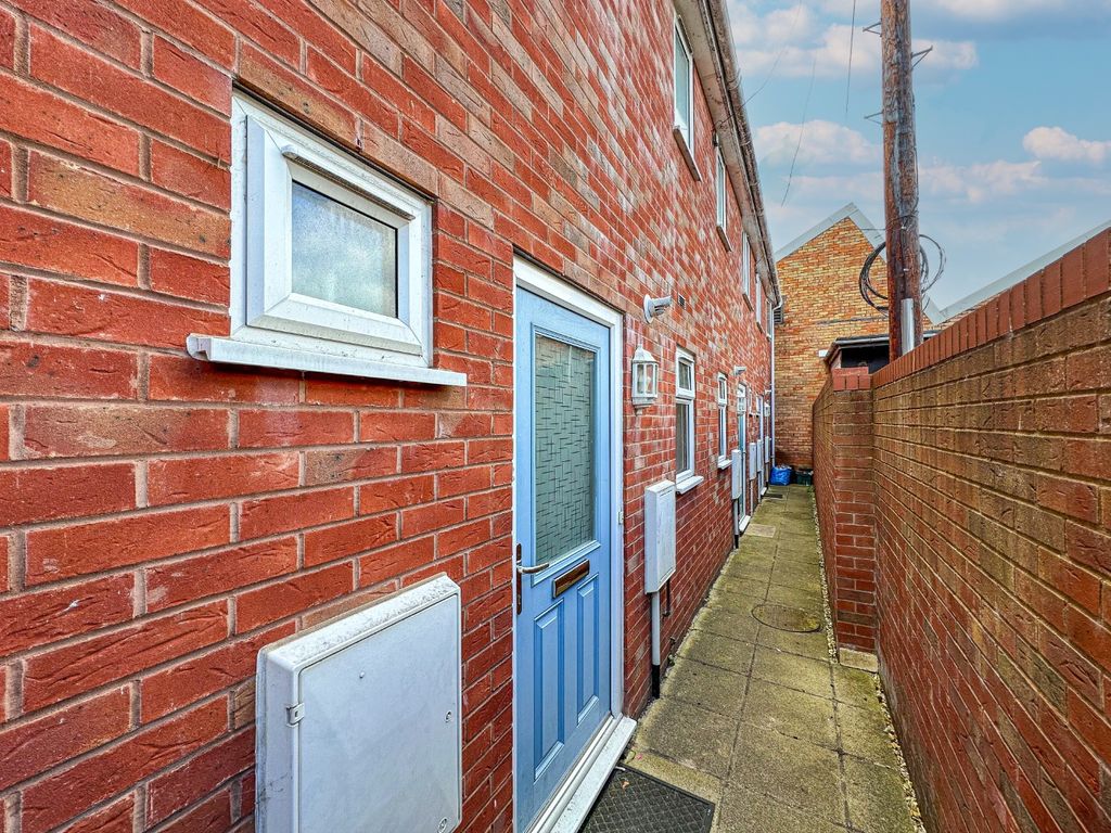 Property photo 2 of 16 4513358