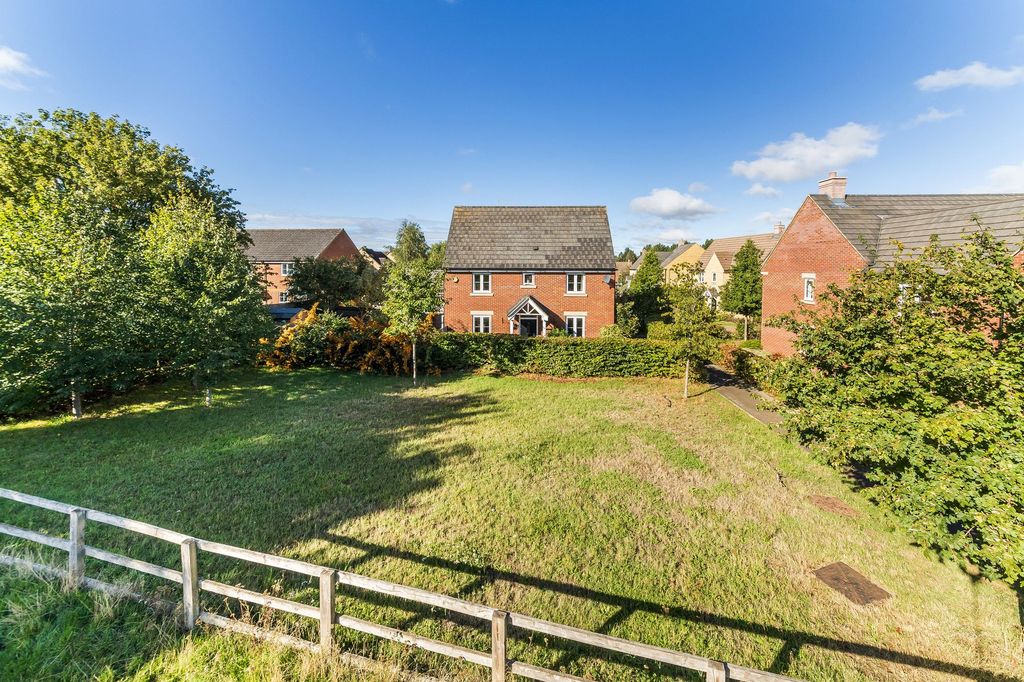 Property photo 1 of 24