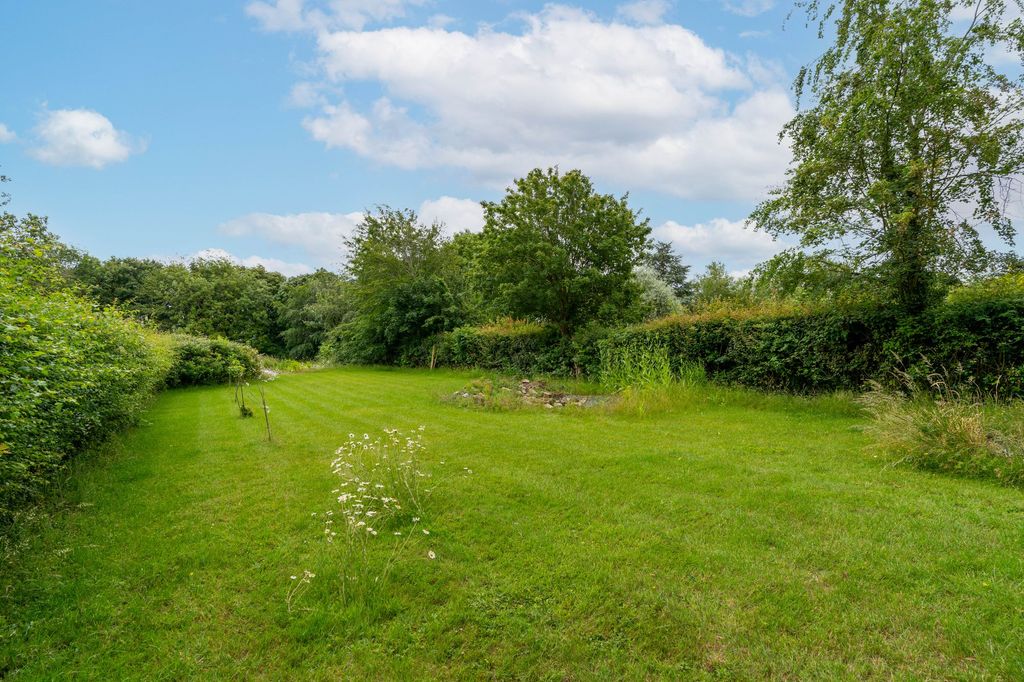 Property photo 2 of 23