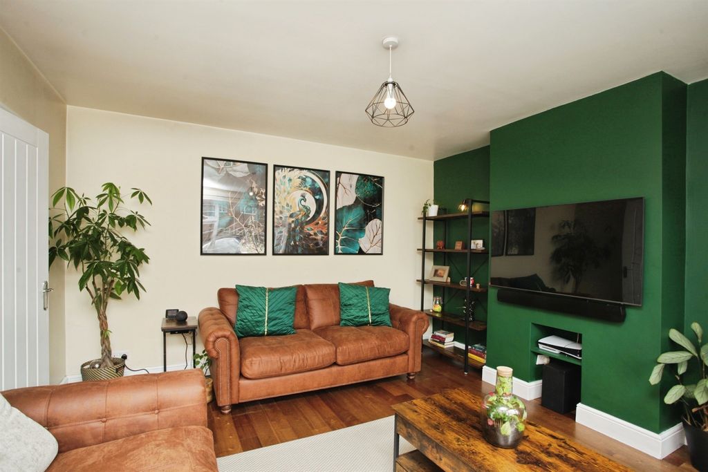 Property photo 3 of 23