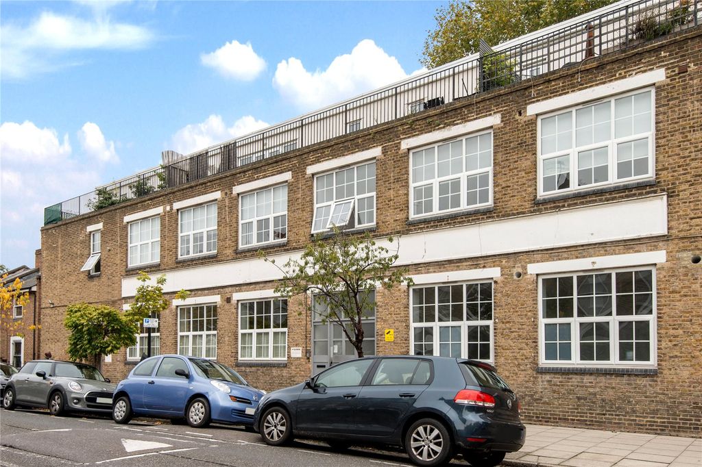 Property photo 2 of 14 Picture No. 16