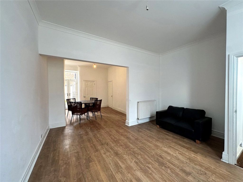 Property photo 2 of 15 Picture No. 02