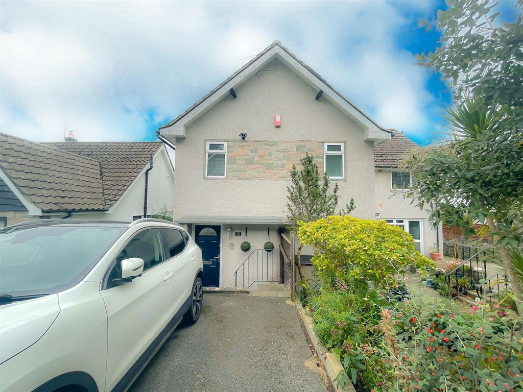 Property photo 1 of 14 Front