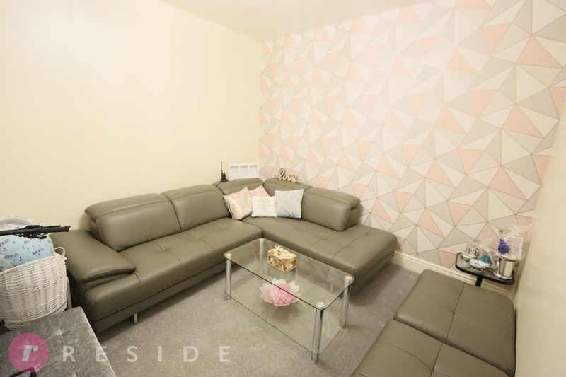 Property photo 2 of 8 Lounge