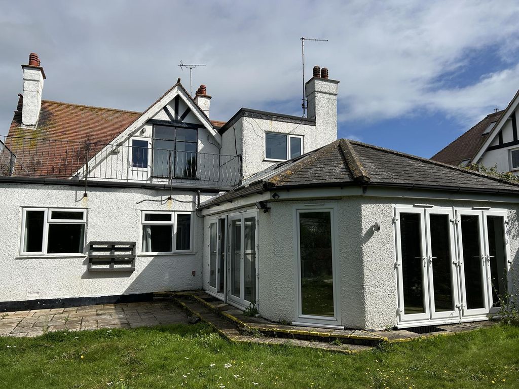 Property photo 2 of 17 8877832-16.Jpg