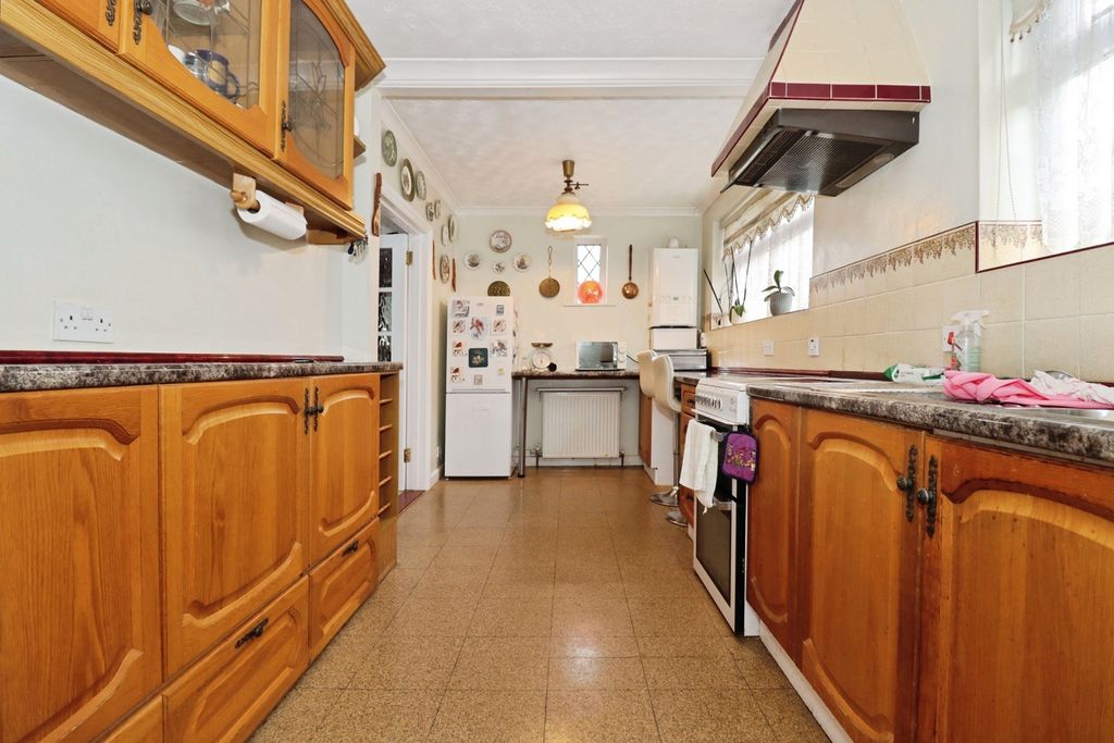 Property photo 3 of 13 Pbox-Img.Jpg