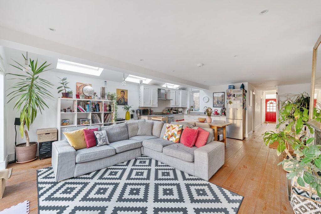 Property photo 3 of 13