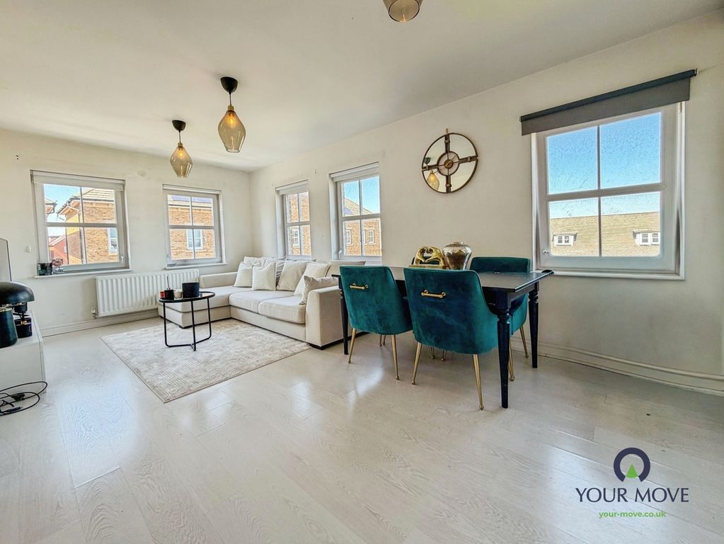 Property photo 3 of 11 Pbox-Img.Jpg