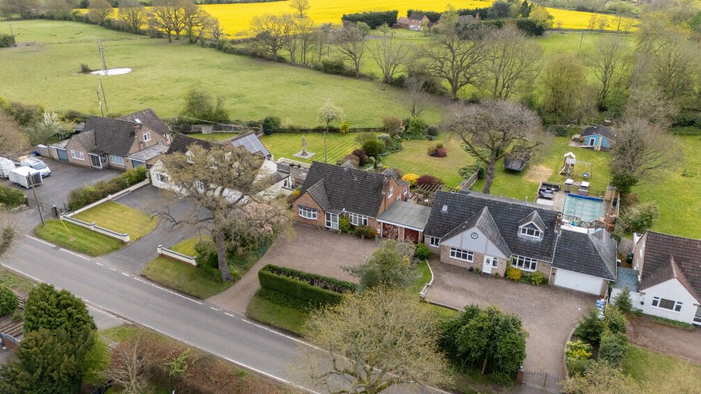 Property photo 3 of 28 Photograph 3