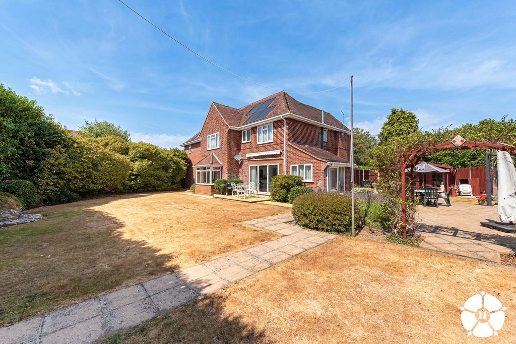Property photo 2 of 31
