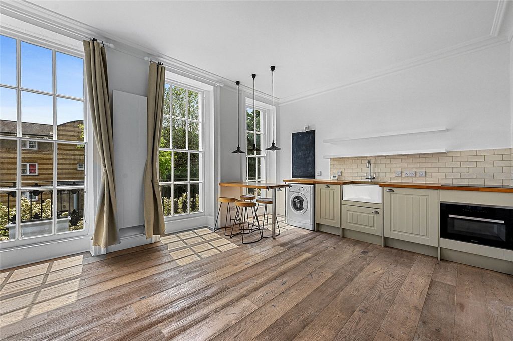 Property photo 1 of 11 Reception/Kitchen
