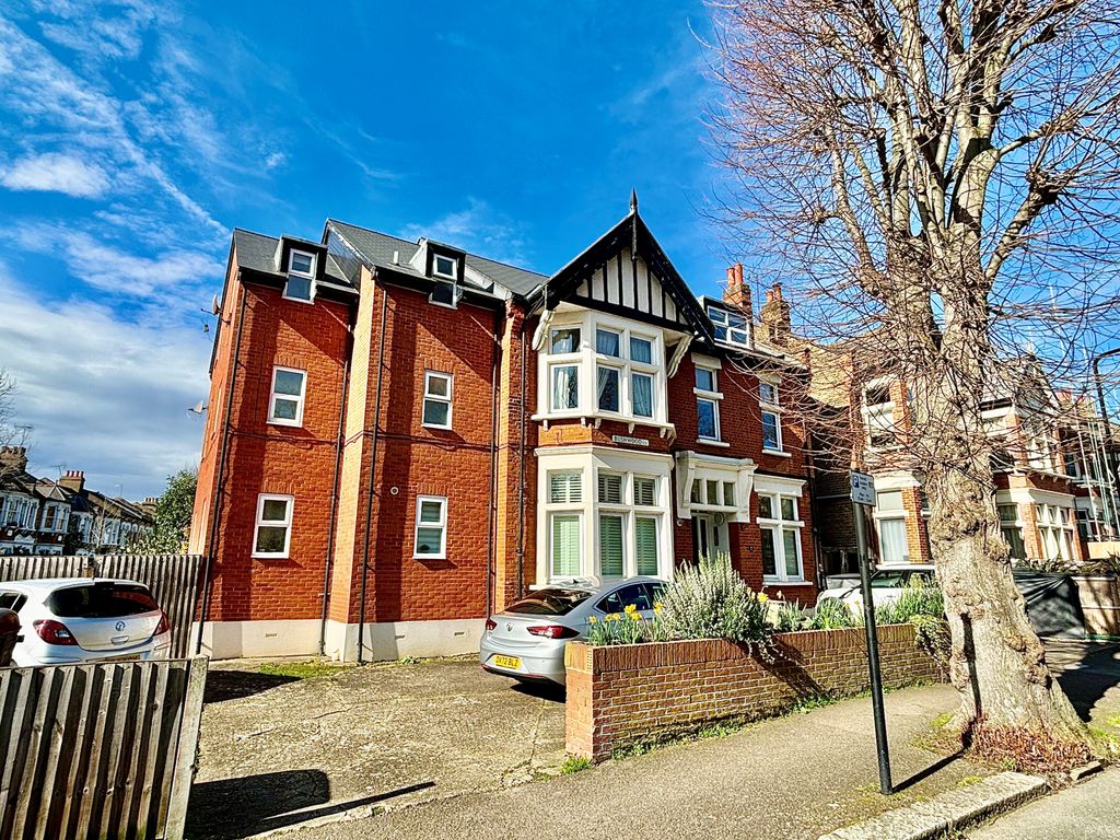Property photo 2 of 10