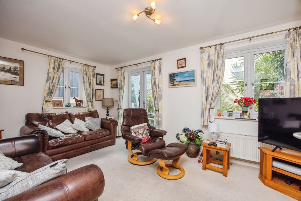 Property photo 2 of 18 Pbox-Img.Jpg