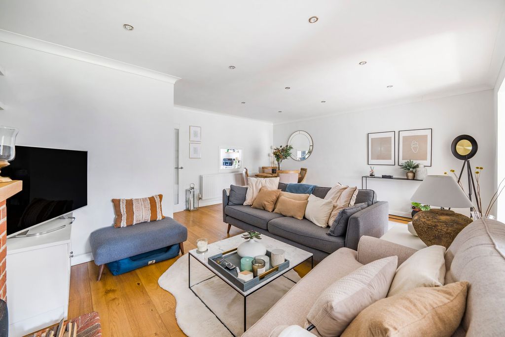 Property photo 1 of 22