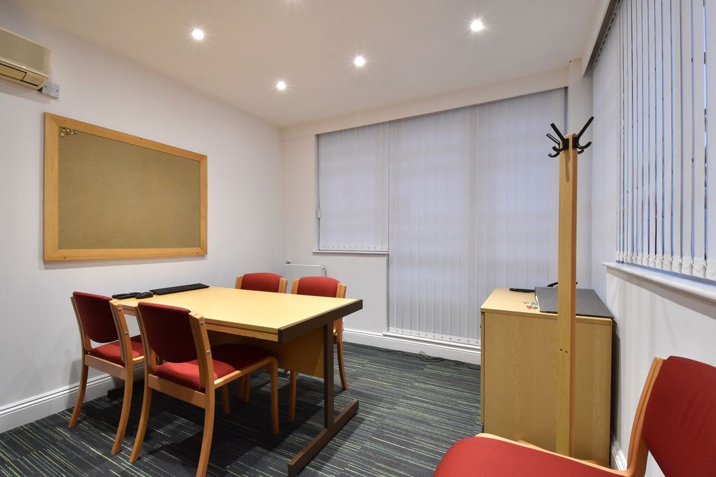 Property photo 2 of 10