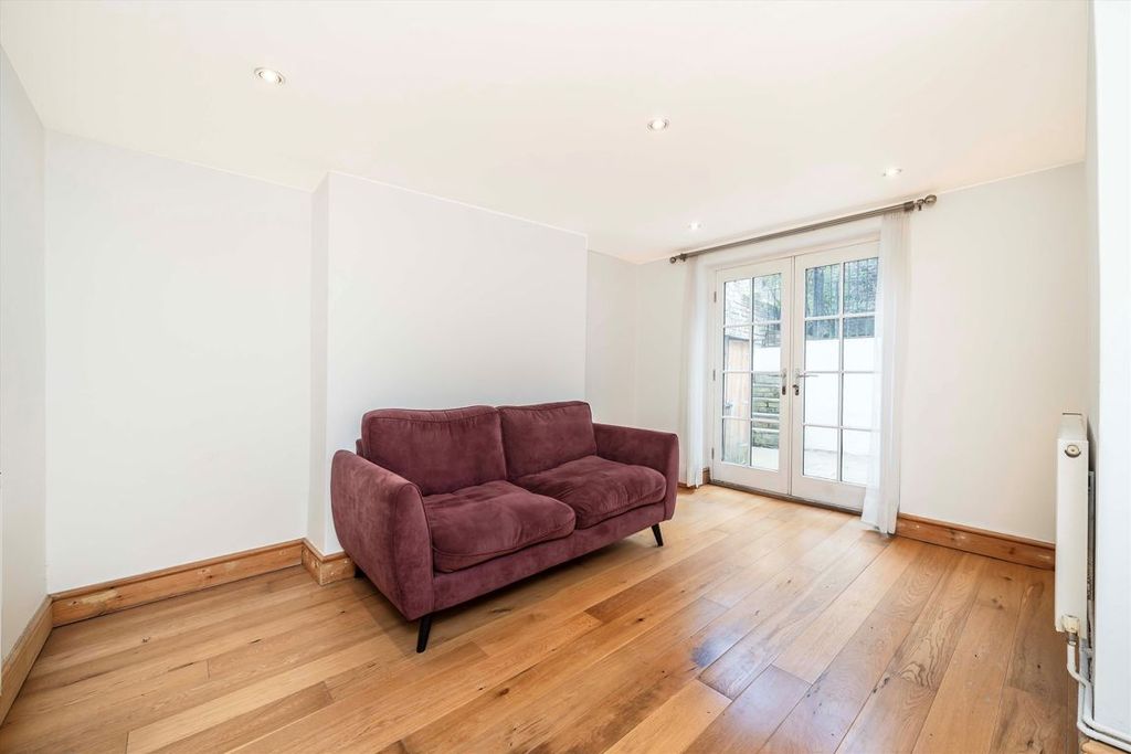 Property photo 2 of 7