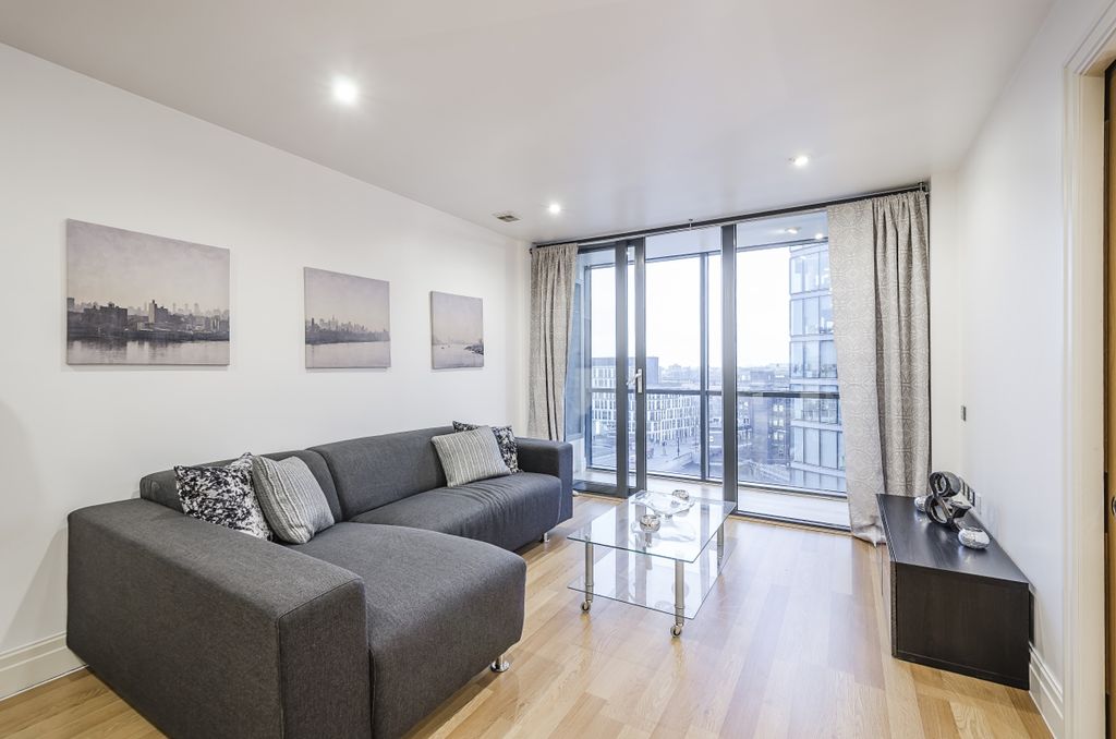 Property photo 1 of 16 Sheldon Square002