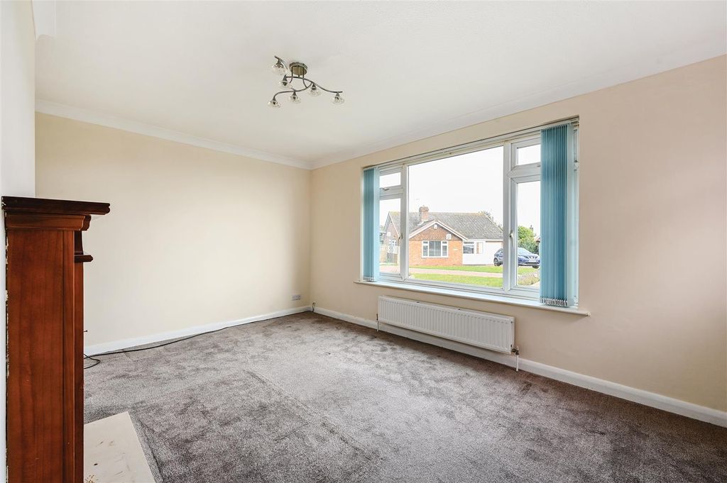 Property photo 3 of 20 13 Saxon Rise - Tn401Tf - Photos (2).Jpg