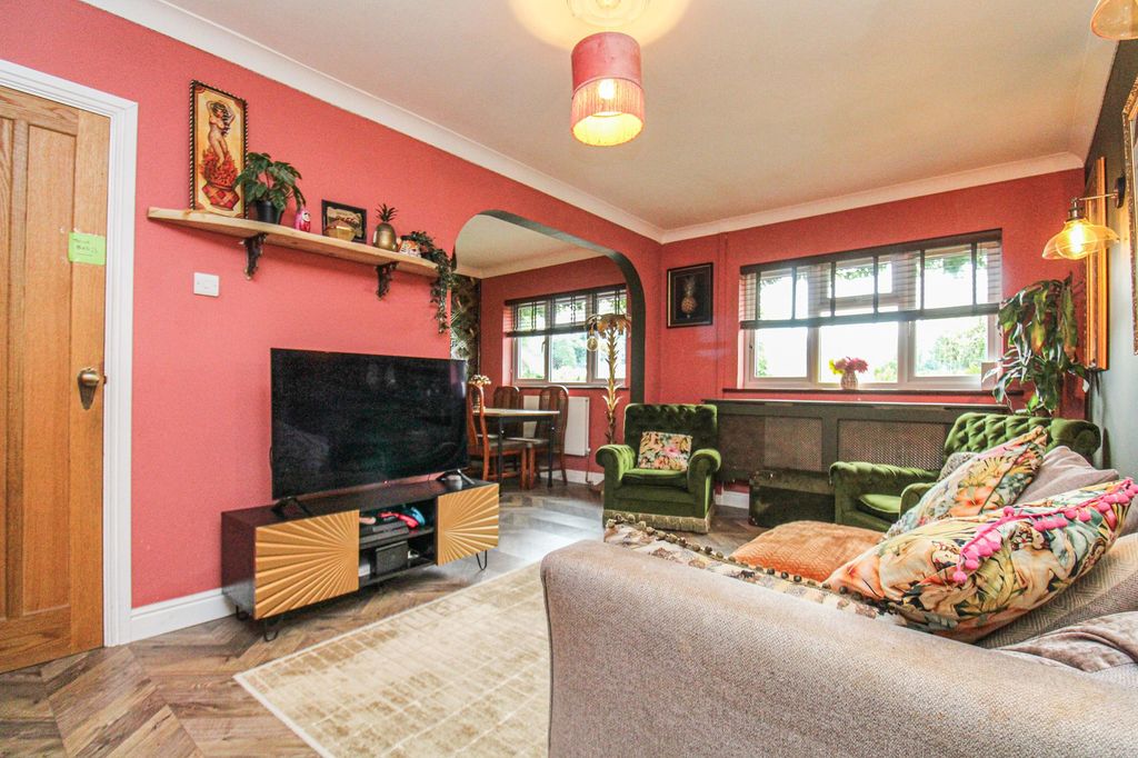 Property photo 2 of 24