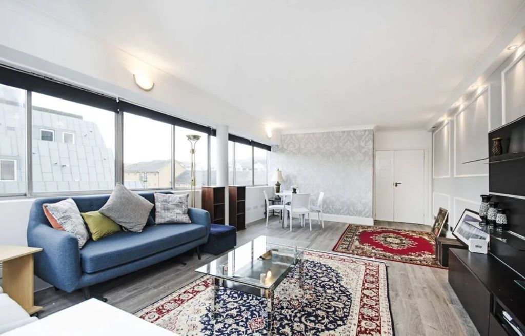 Property photo 2 of 8