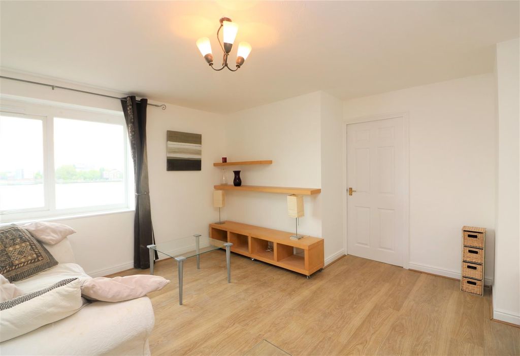 Property photo 1 of 9 Ferguson Close.Jpg