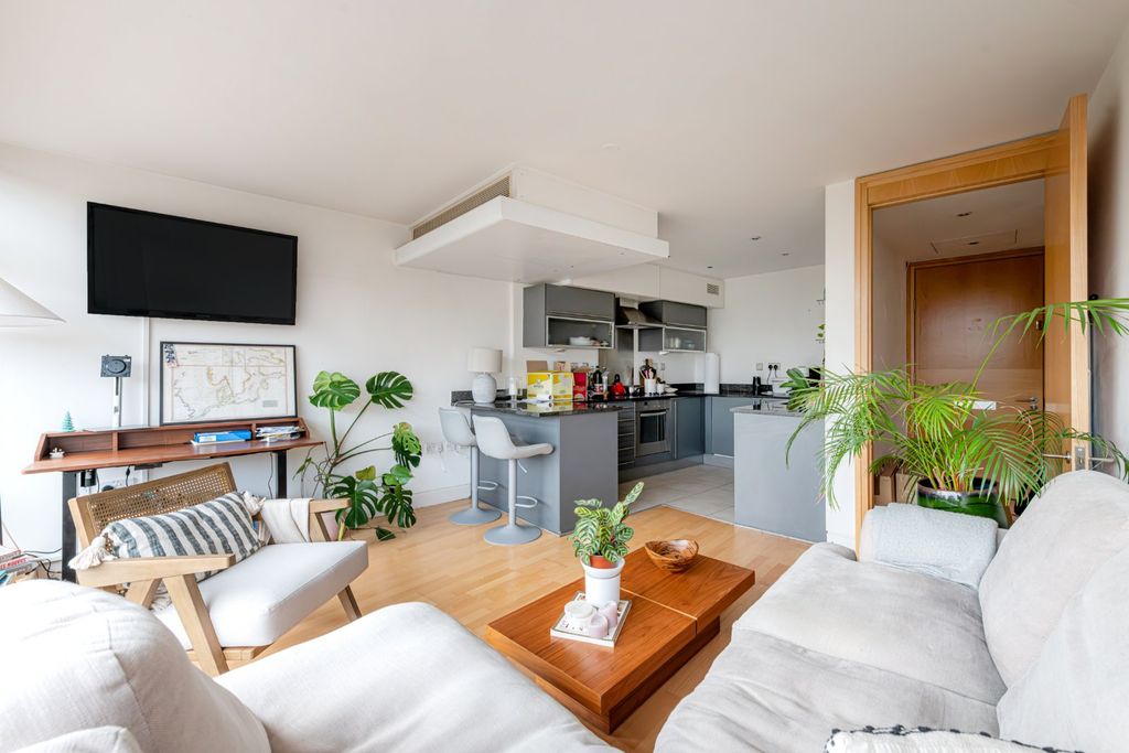 Property photo 3 of 9 Picture No. 15