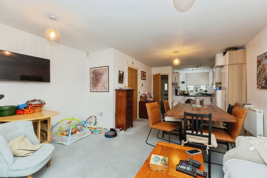 Property photo 2 of 10 Pbox-Img.Jpg