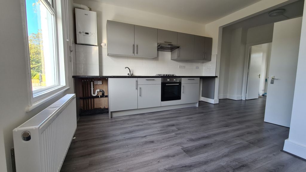 Property photo 2 of 10 Lounge Kitchen