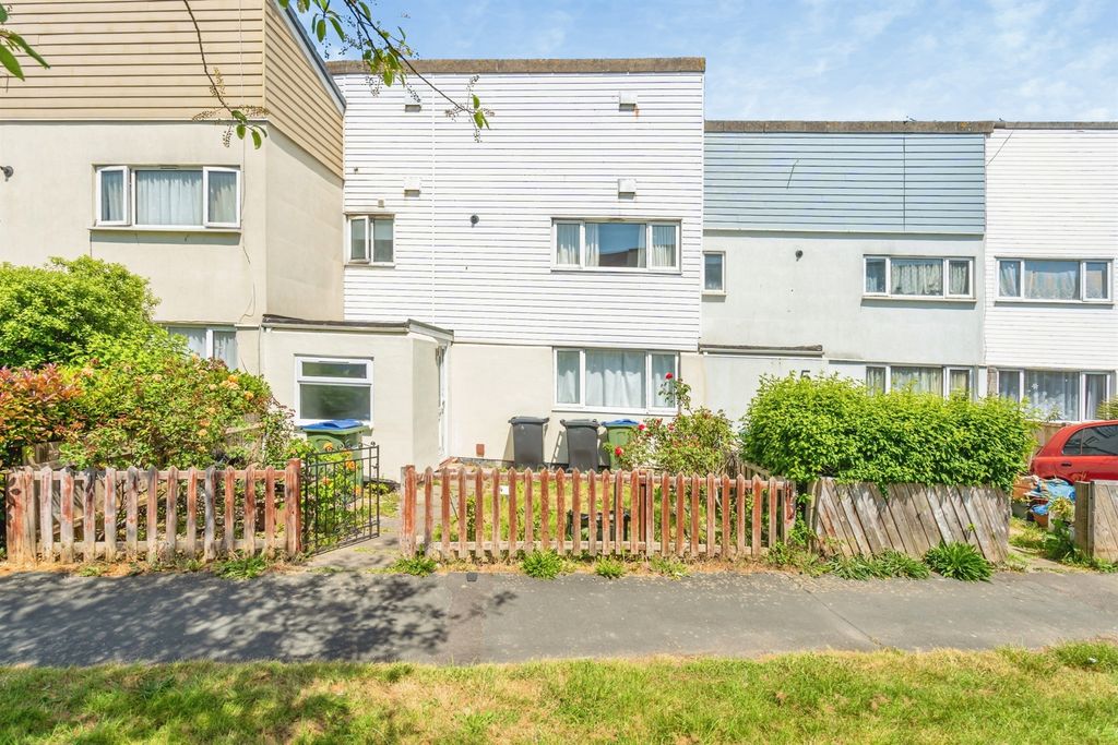 Property photo 1 of 11