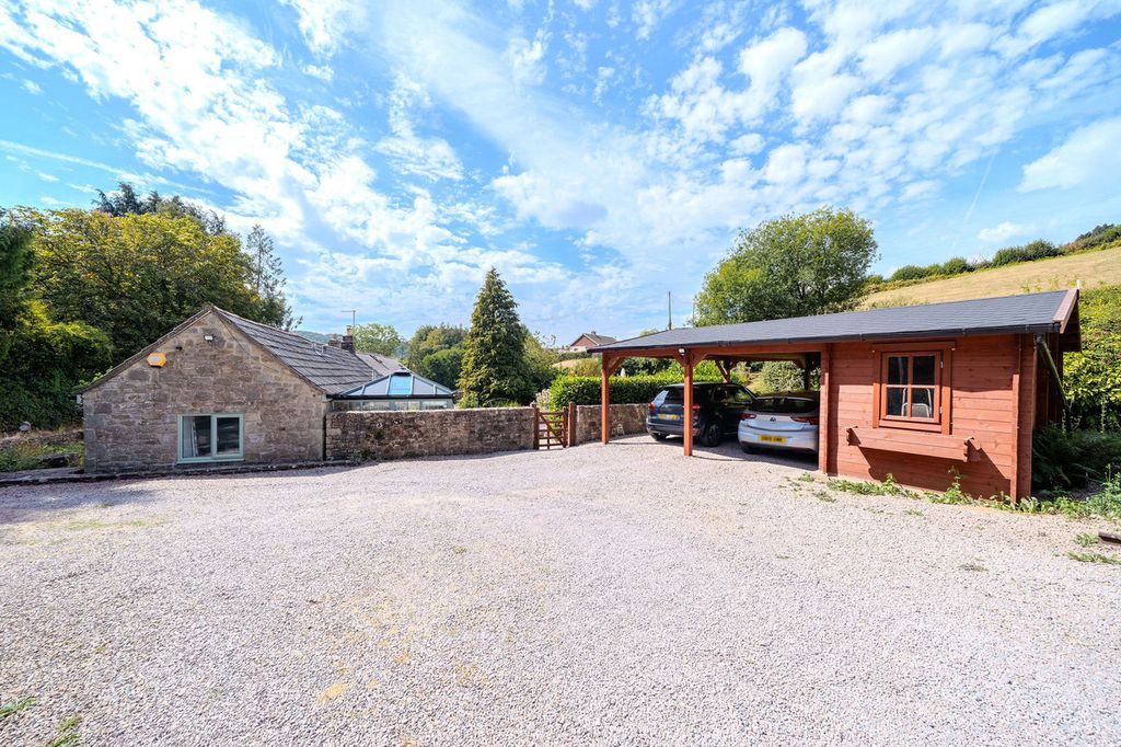 Property photo 3 of 49