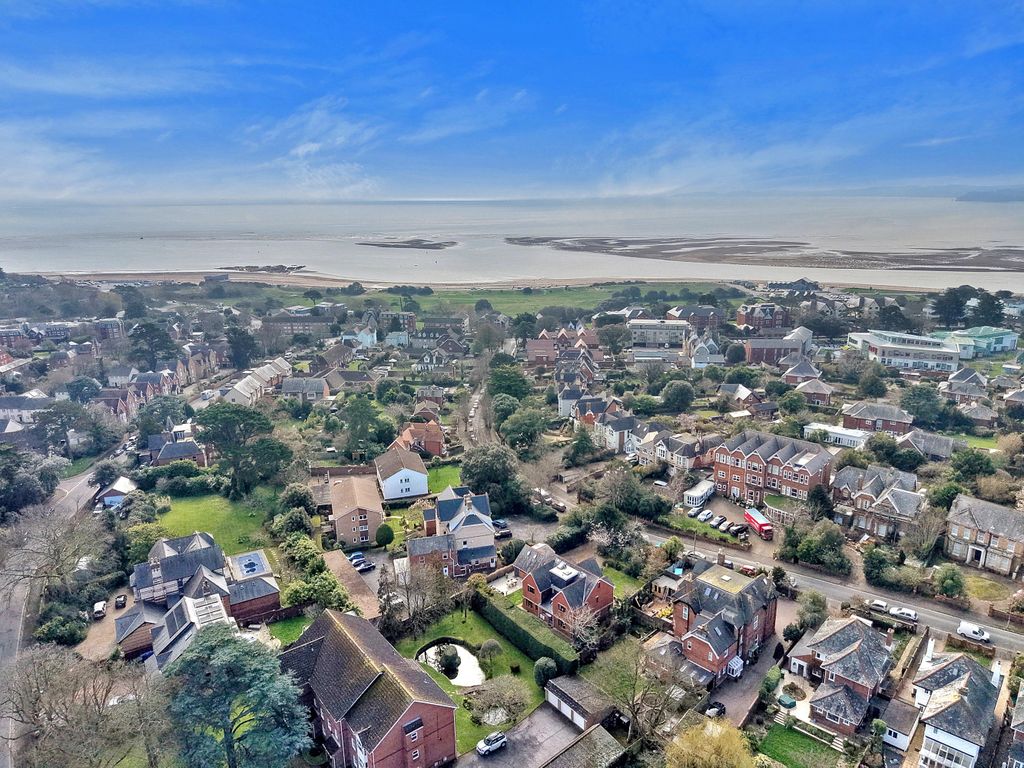 Property photo 2 of 33 Image