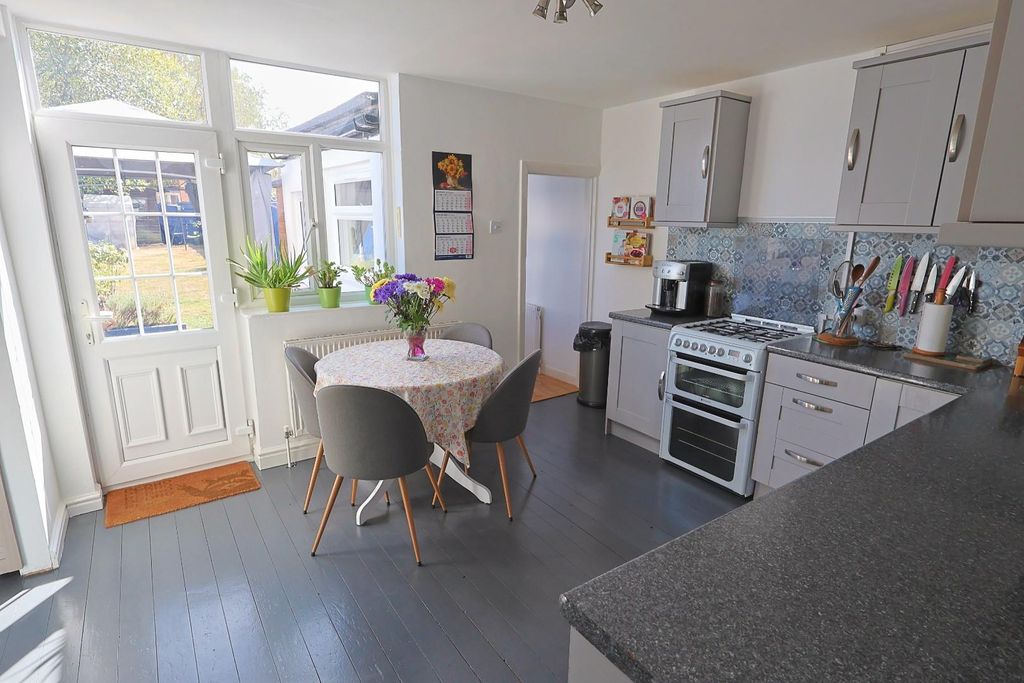 Property photo 2 of 17 Kitchen / Diner